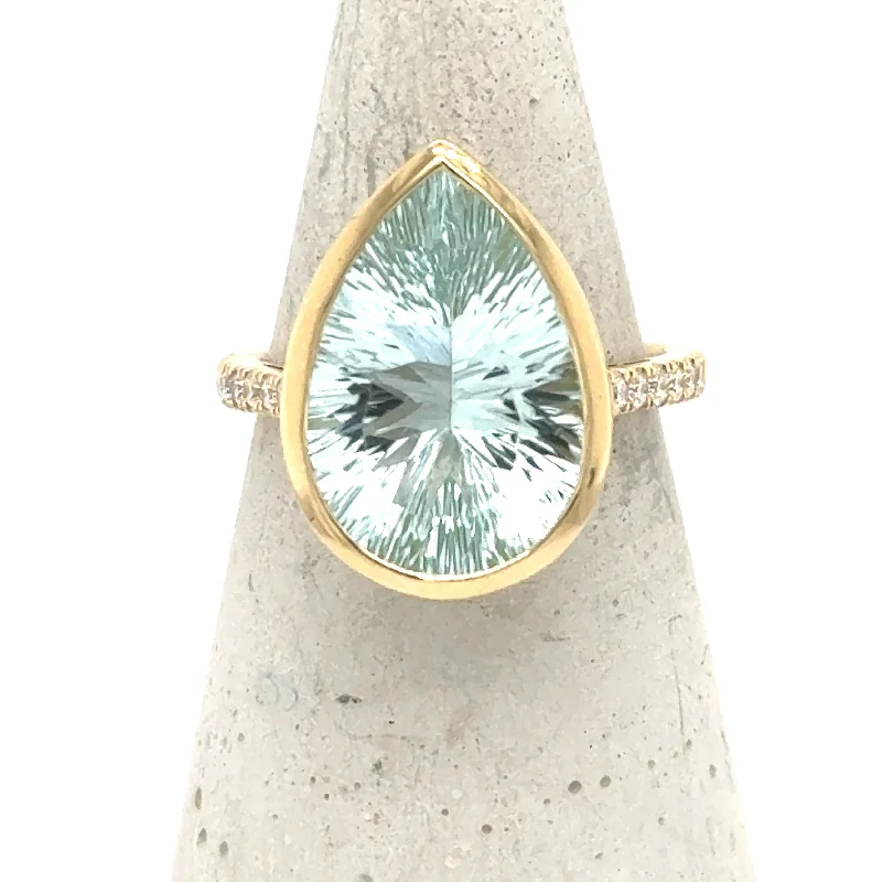 Magnetic Fashion Rings in Stainless Steel with a Modern, Interlocking Design14K Yellow Gold Aquamarine & Diamond Ring