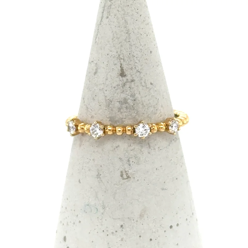 Magnetic Fashion Rings in Stainless Steel with a Modern, Interlocking Design18K Yellow Gold Diamond Stackable Band