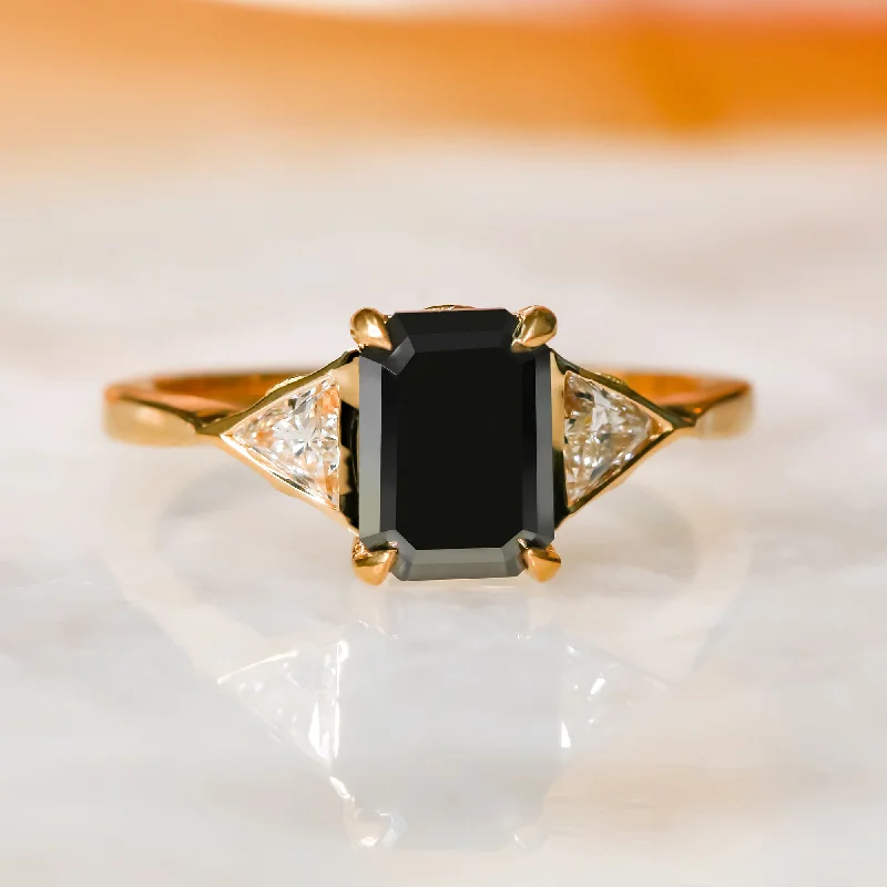 Princess - Cut Women's Diamond Rings in White Gold with a High - Clarity Diamond for a Modern LookCanis Major -   Three Stone  Natural Black Diamond Emerald  Engagement Ring  in Yellow Gold