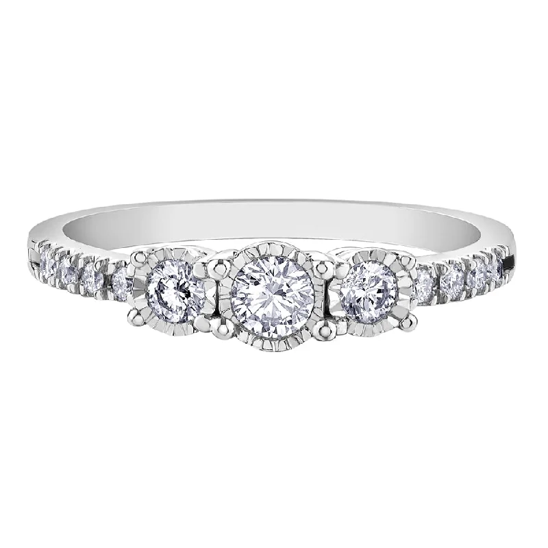 Princess - Cut Women's Diamond Rings in White Gold with a High - Clarity Diamond for a Modern LookIllusion Set Diamond Ring