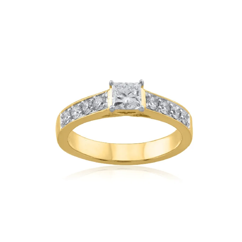 Signature - Design Women's Diamond Rings with a Brand - Specific Pattern and High - Quality Diamonds18K YG Engagement Diamond Ring-1pc