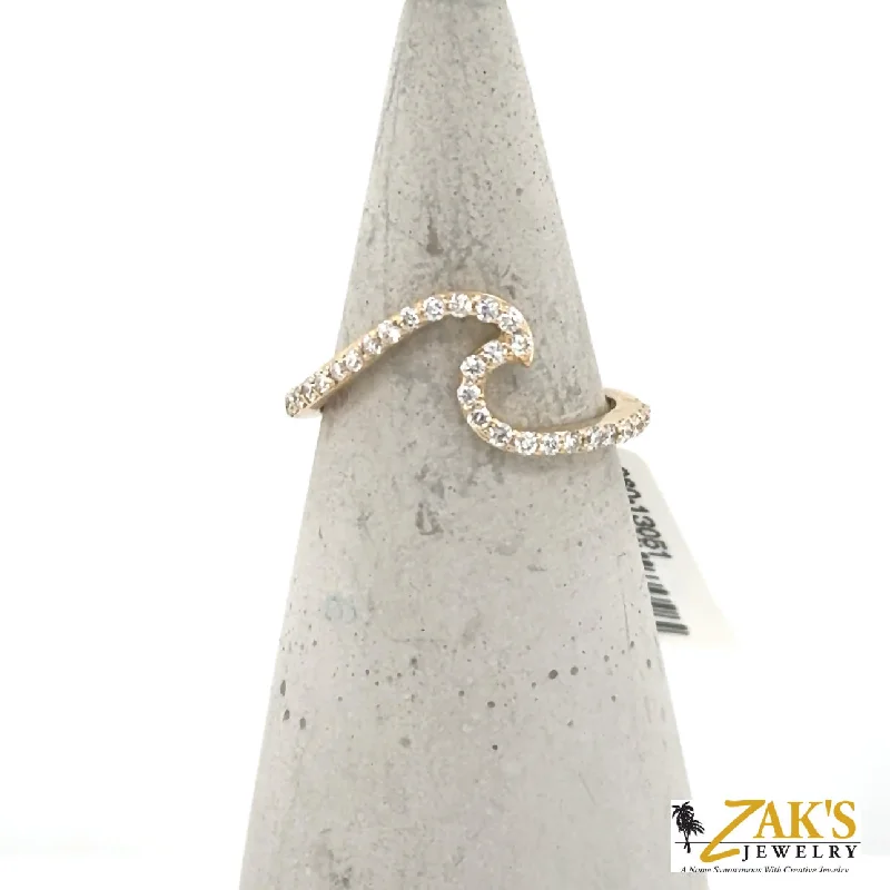 Magnetic Fashion Rings in Stainless Steel with a Modern, Interlocking Design14K Yellow Gold Diamond Wave Ring