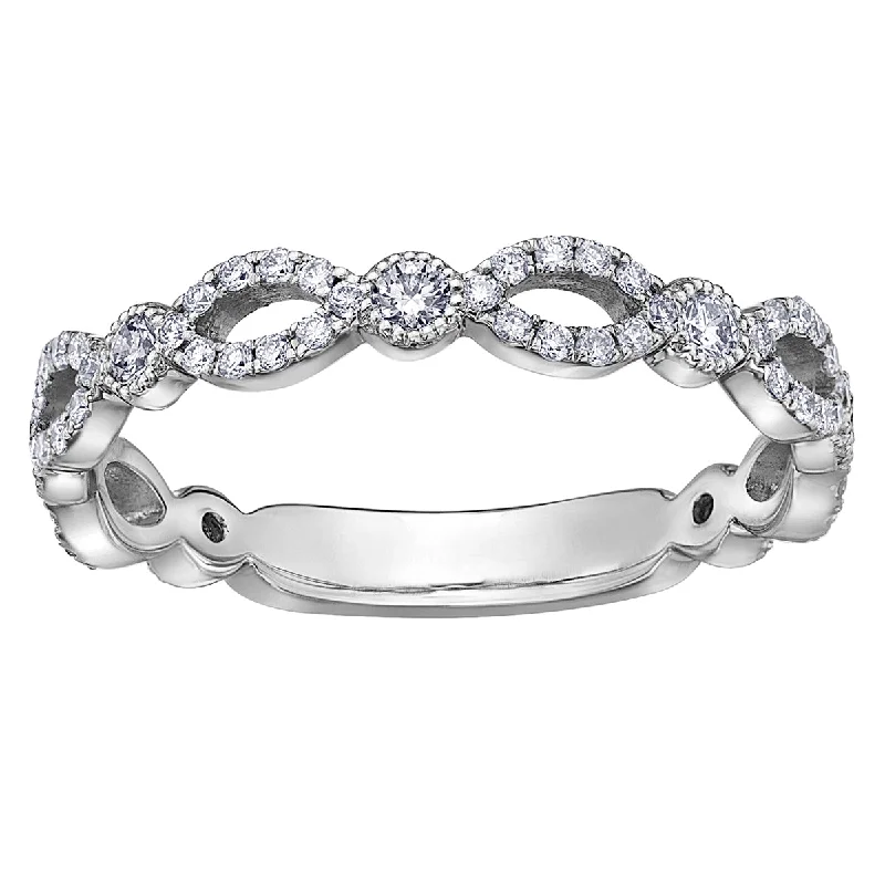 Princess - Cut Women's Diamond Rings in White Gold with a High - Clarity Diamond for a Modern LookUnique Scalloped Diamond Band