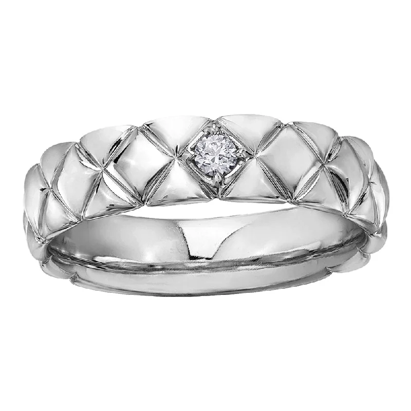 Cathedral - Style Women's Diamond Rings with a Raised Center Setting and Elaborate MetalworkMen's Quilted Down Canadian Diamond Wedding Band