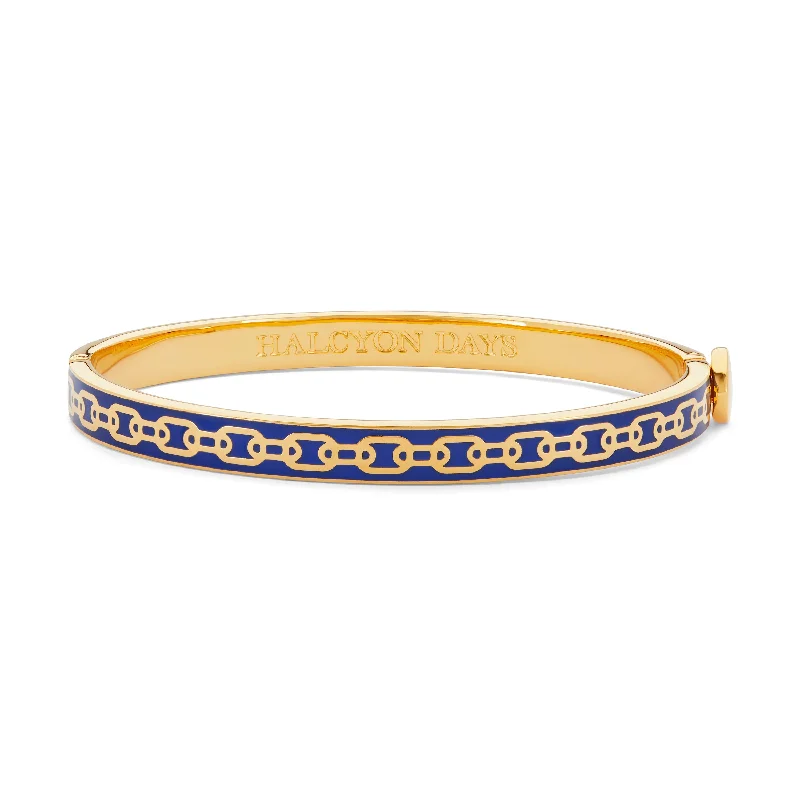 Bangle Sets with Mix - and - Match Patterns for a Versatile AccessorySkinny Chain Cobalt & Gold Bangle