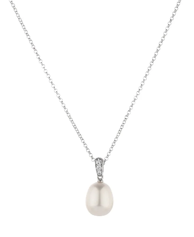 Vintage-inspired locket necklaces for herCultured freshwater pearl necklace in sterling silver